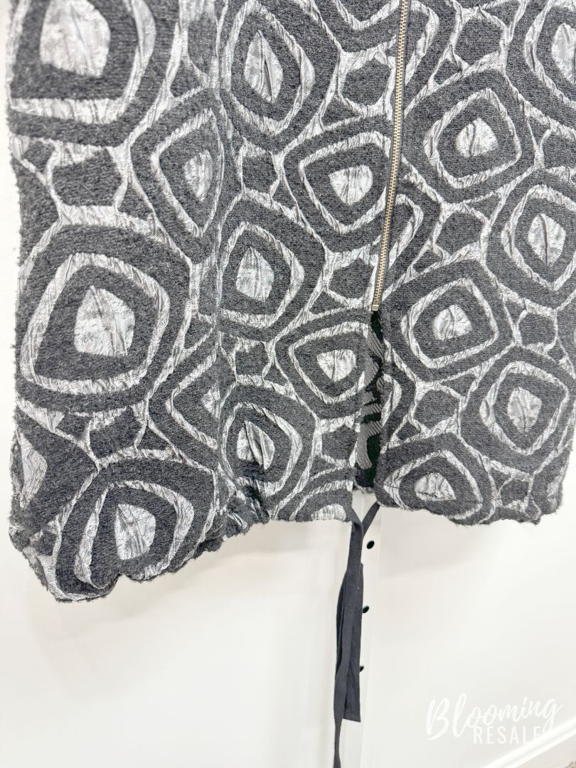Gershon Bram Long Sleeve Oversized Zip Front Textured w/ Abstract Cube Design Drawstring Bottom Mid-Length Coat Gray Black