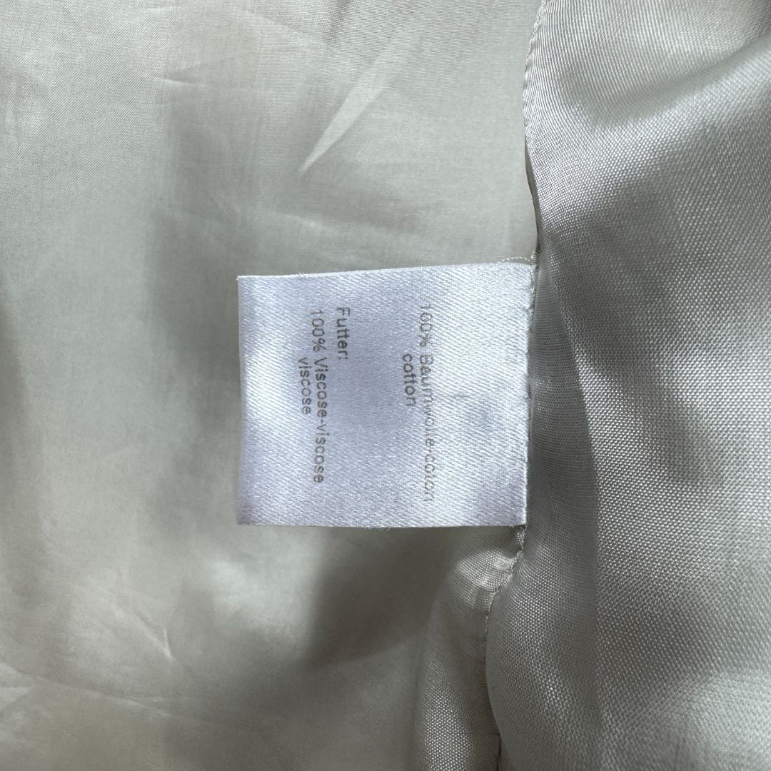 AKRIS Long-Sleeve Slit Cuff-Sleeve Ribbed Hook/Eye-Closure Lined Cropped Jacket Light Grey